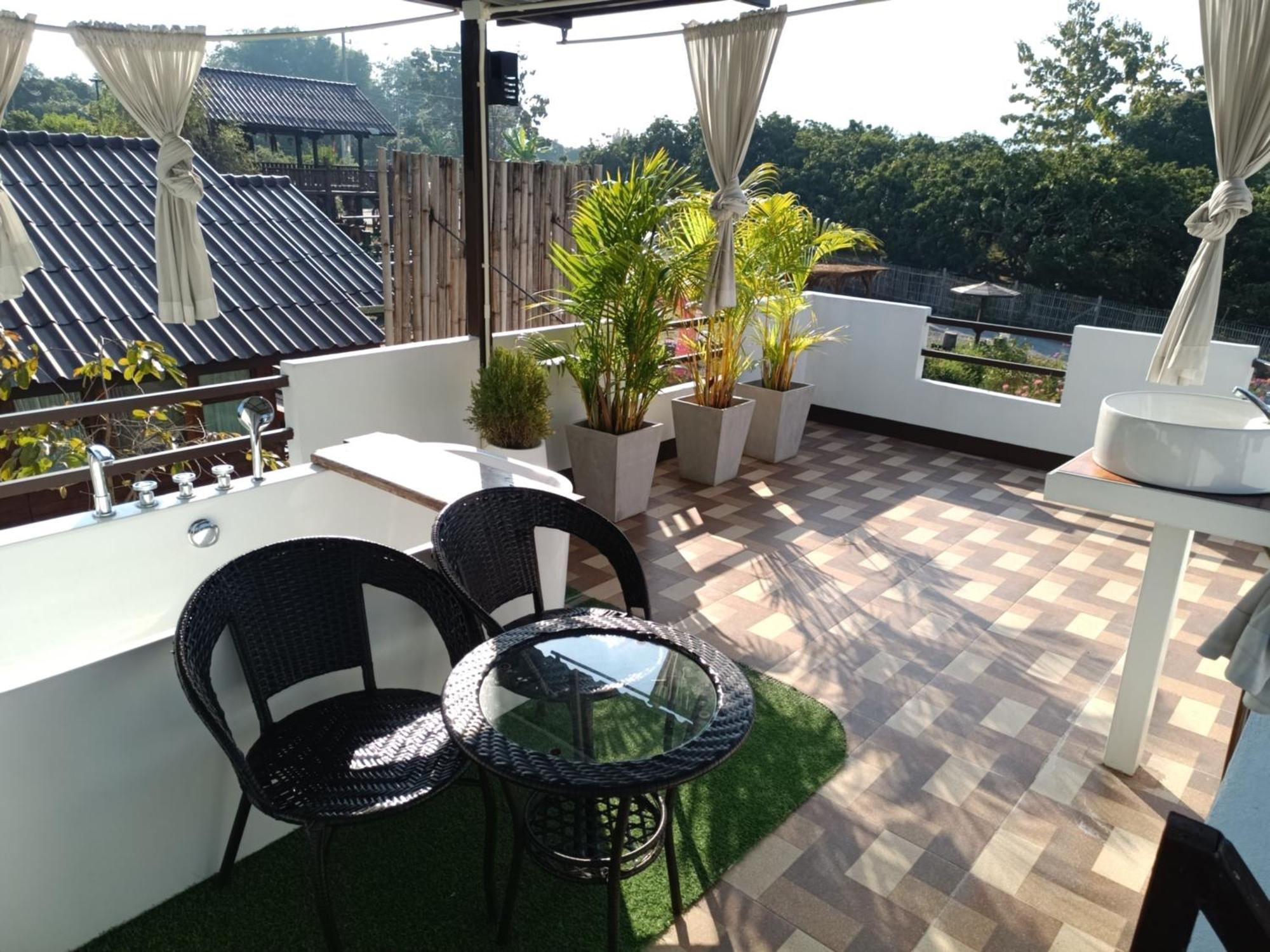 ม่วนใจ๋ปันสุข โฮมสเตย์แอนคาเฟ่ Muanjai Punsuk Homestay And Cafe Chom Thong Exterior foto